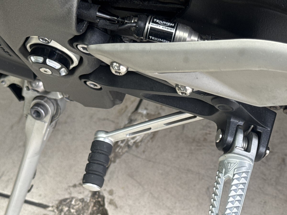 Triumph STREET TRIPLE R 765