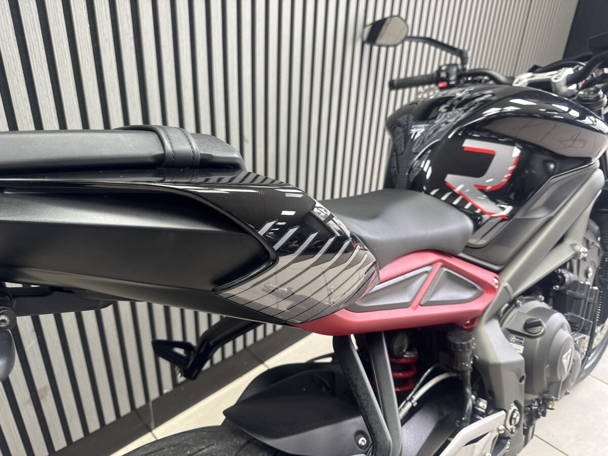 Triumph STREET TRIPLE R 765