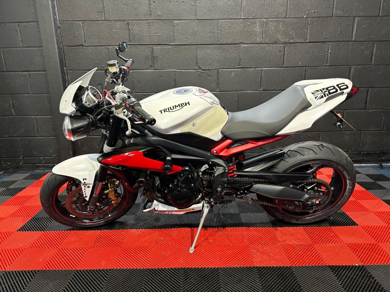 Used Triumph Street Triple 675 for sale - 78435132: Photo 9