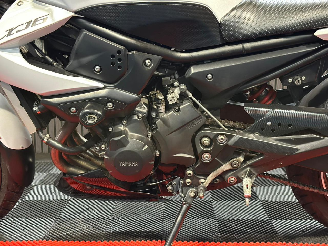 Used Yamaha XJ6 for sale - 78435164: Photo 17