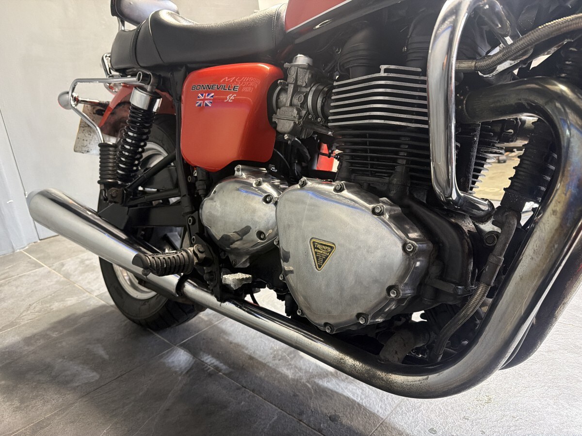 Triumph BONNEVILLE 865