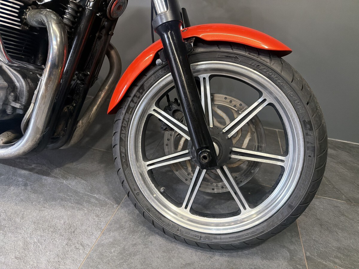 Triumph BONNEVILLE 865