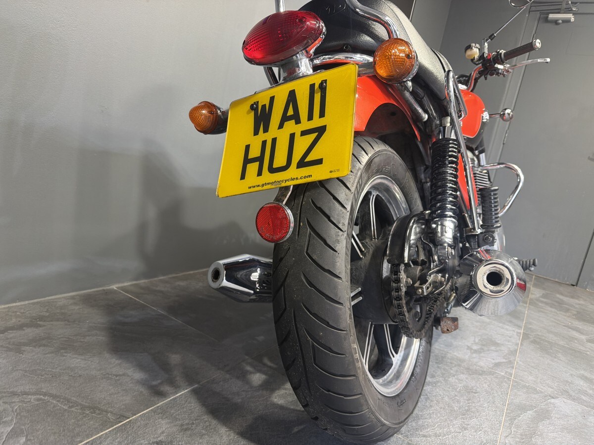 Triumph BONNEVILLE 865