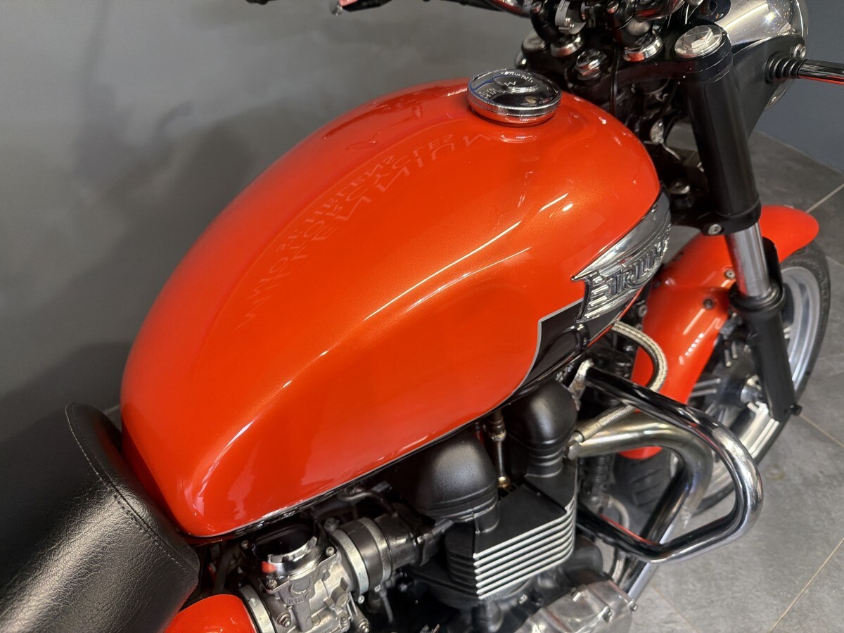 Triumph BONNEVILLE 865