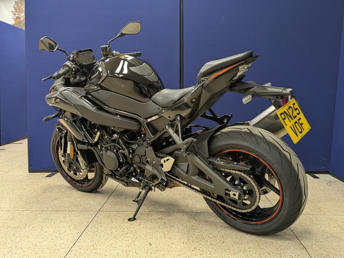 Kawasaki ZH2 PERFORMANCE