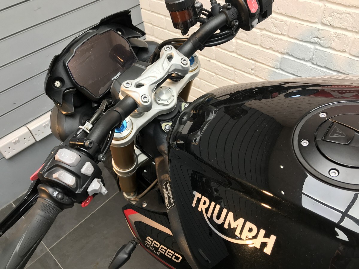 Triumph SPEED TRIPLE RS 1200