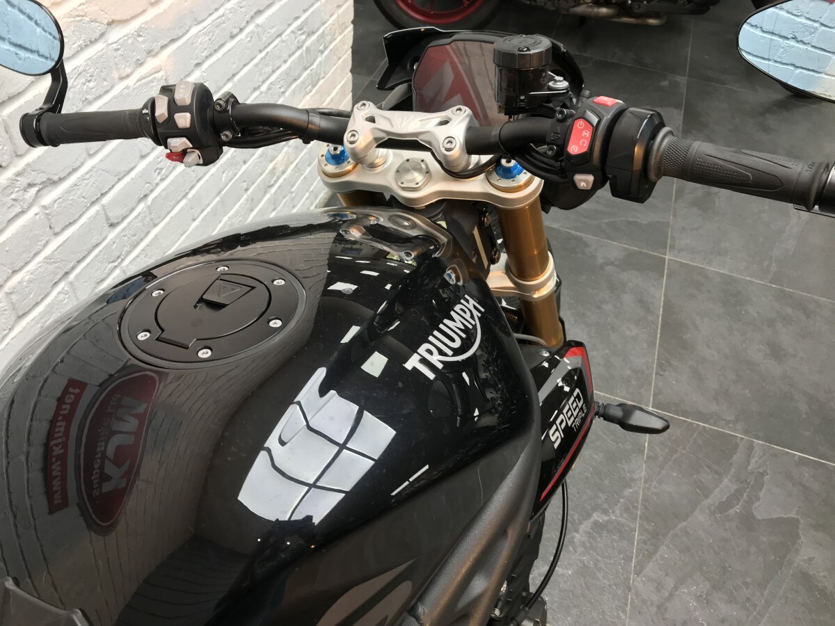 Triumph SPEED TRIPLE RS 1200