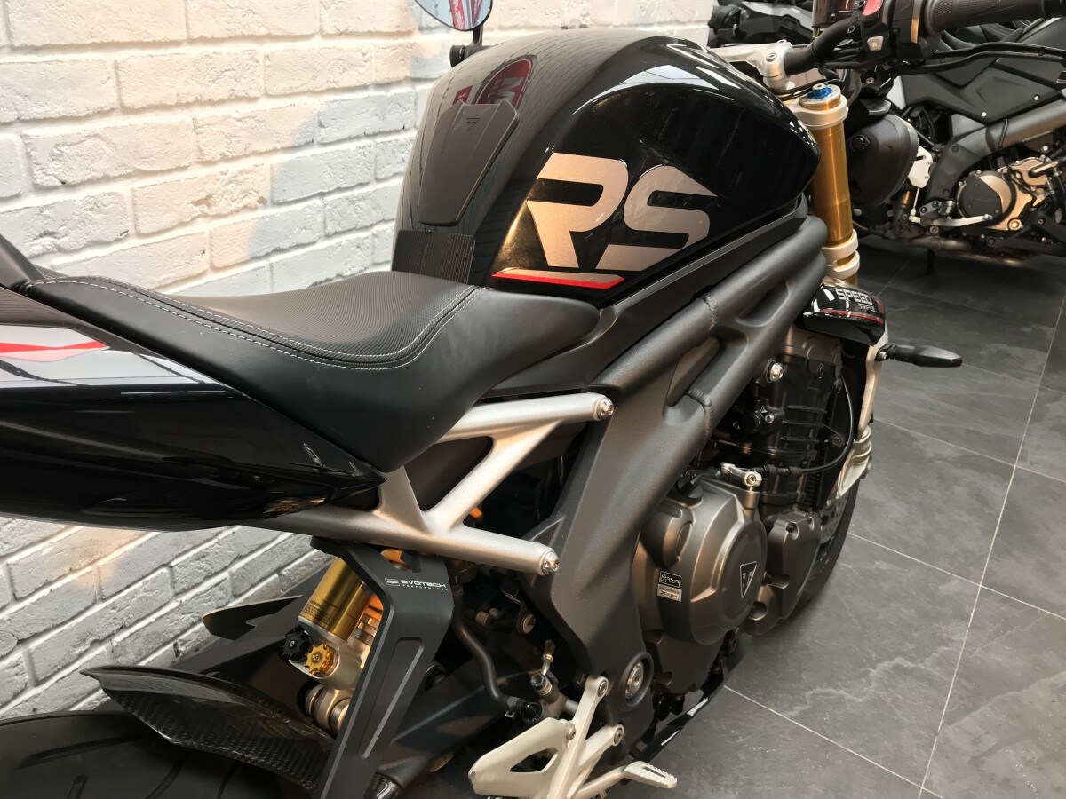 Triumph SPEED TRIPLE RS 1200