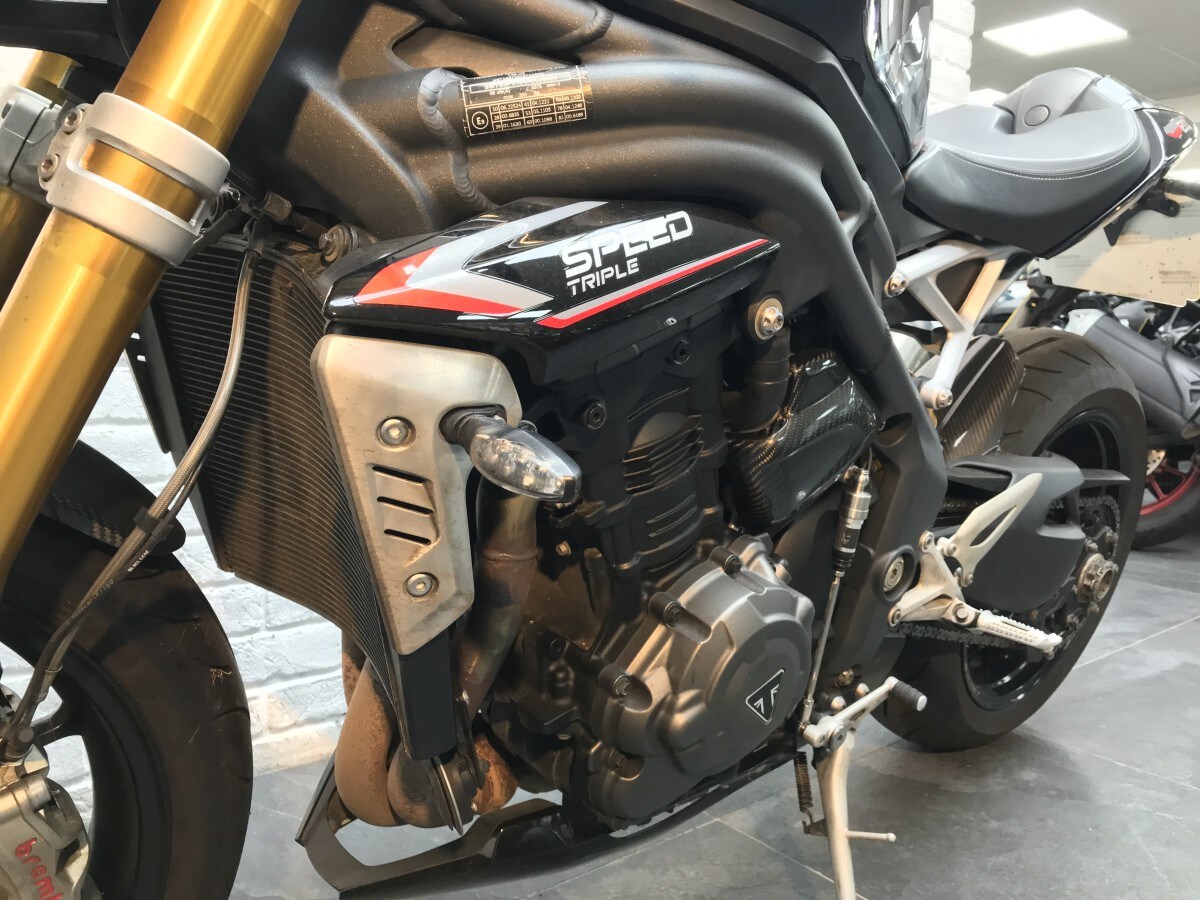 Triumph SPEED TRIPLE RS 1200