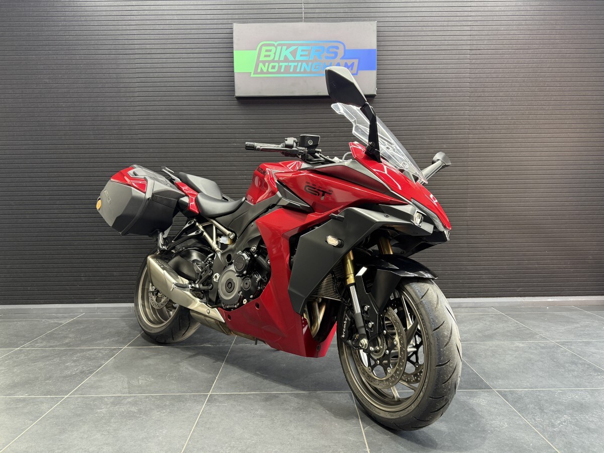 Suzuki GSX-S 1000 GT+