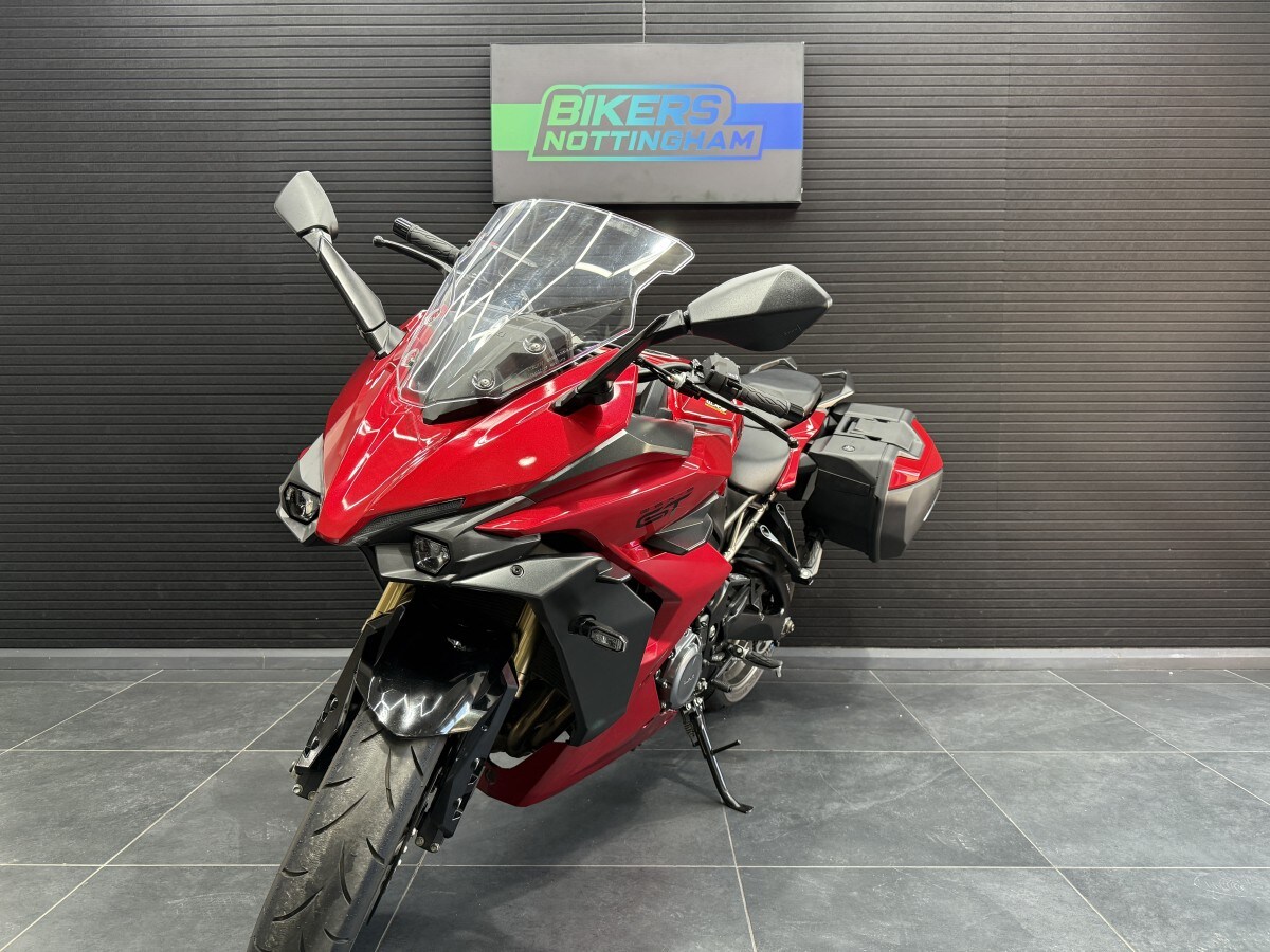 Suzuki GSX-S 1000 GT+