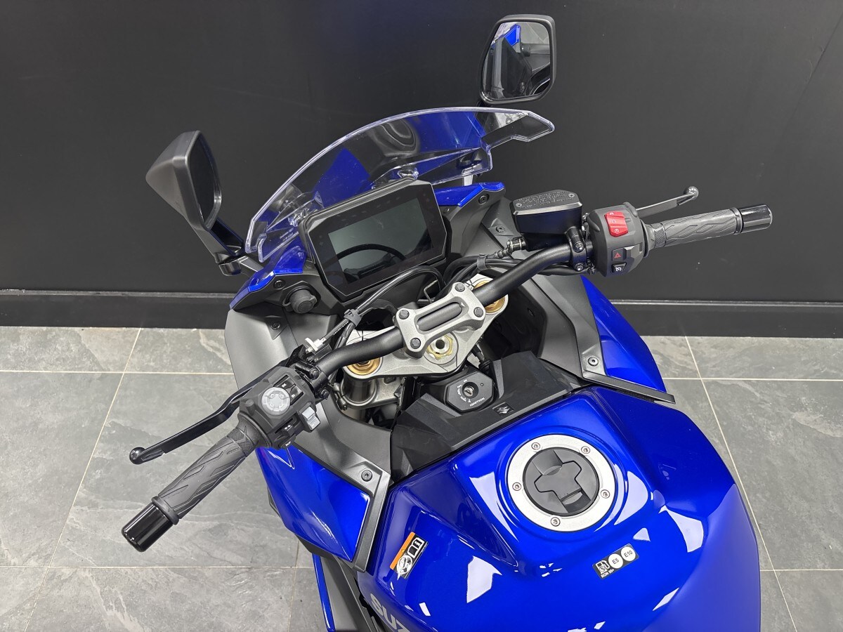 Suzuki GSX-S1000 GT +