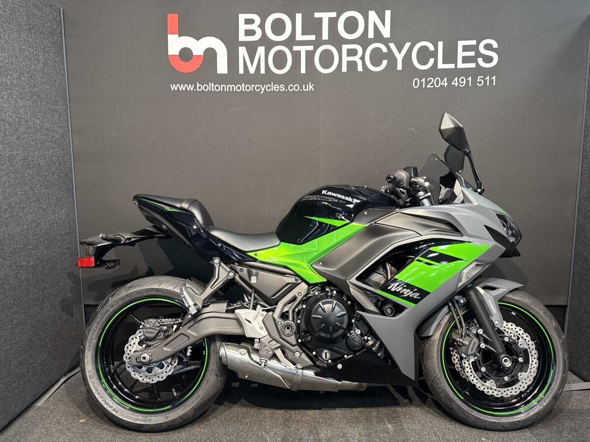 Kawasaki Ninja EX650 SRFAN