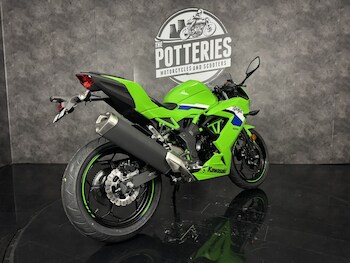 Used Kawasaki Ninja 125 undefined for sale - bike-77868051: Photo