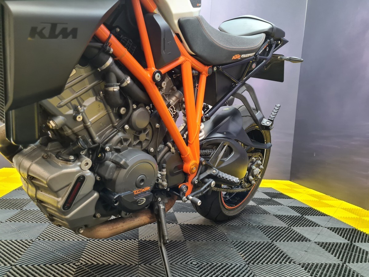 KTM 1290 SUPER DUKE R