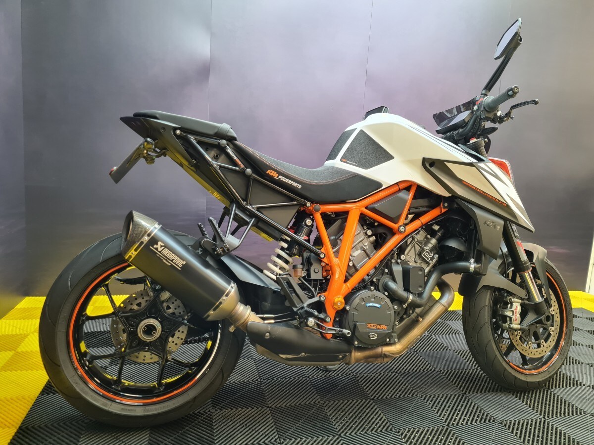 KTM 1290 SUPER DUKE R