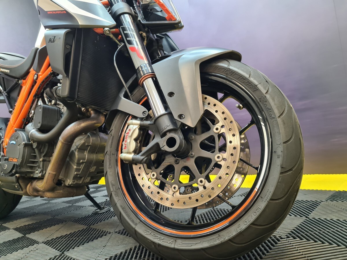 KTM 1290 SUPER DUKE R