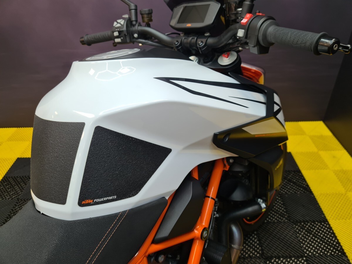 KTM 1290 SUPER DUKE R