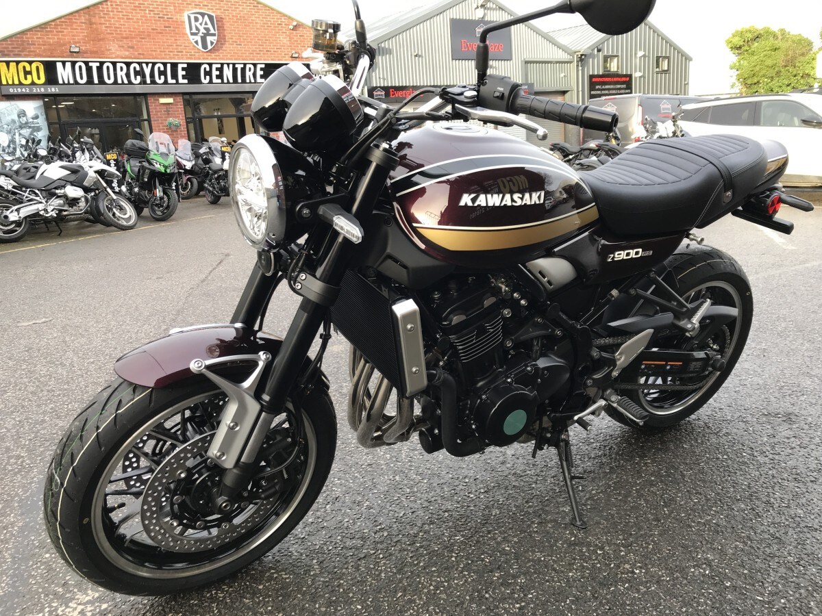 Kawasaki Z900RS ZR900KSFBB RD1