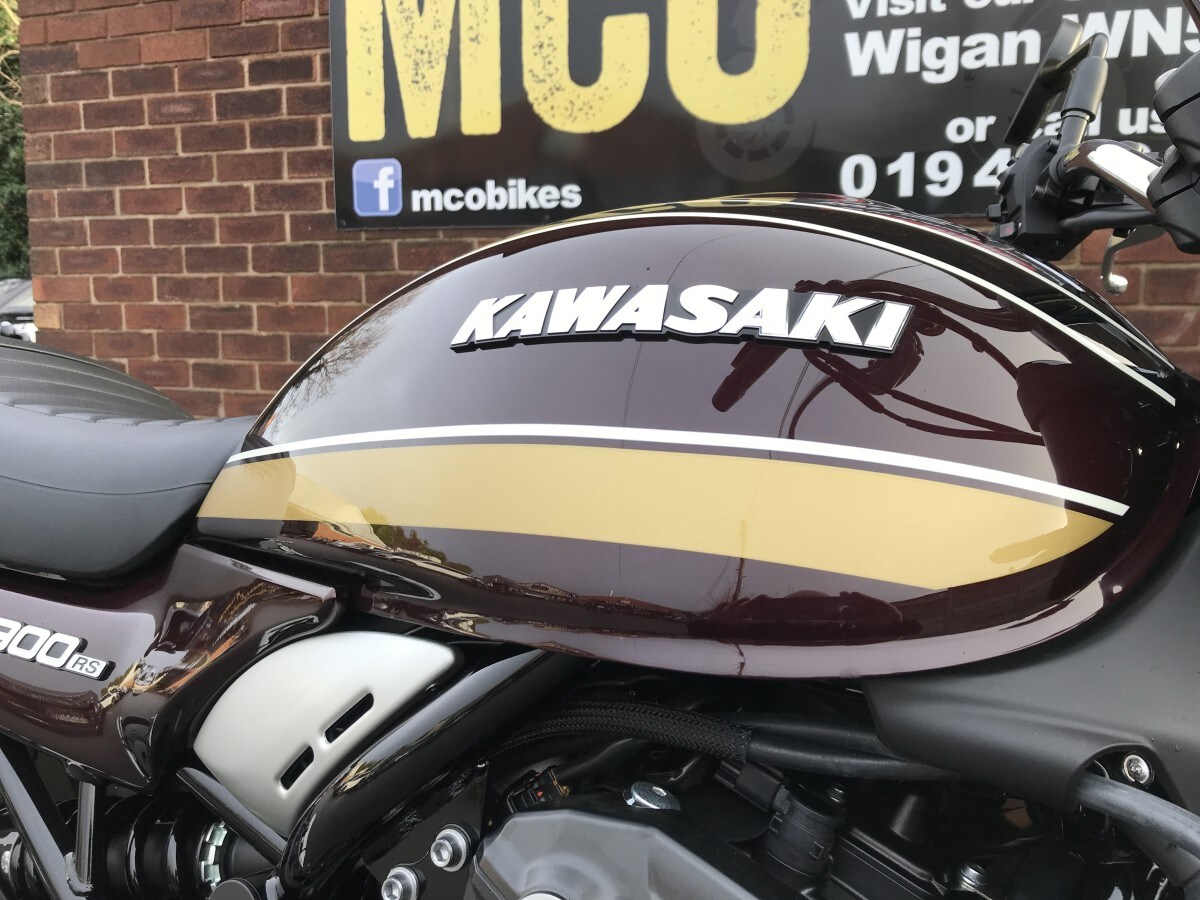 Kawasaki Z900RS ZR900KSFBB RD1