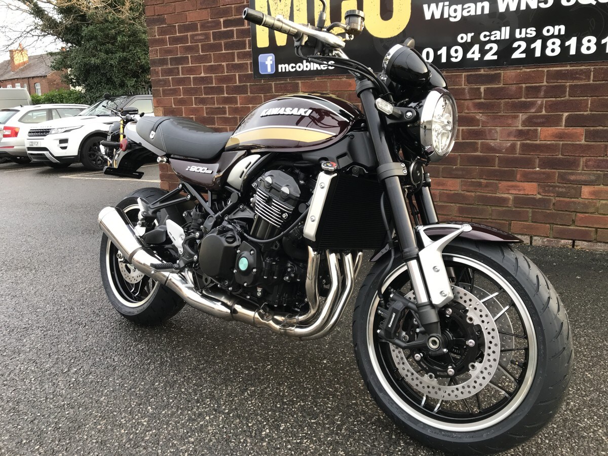 Kawasaki Z900RS ZR900KSFBB RD1