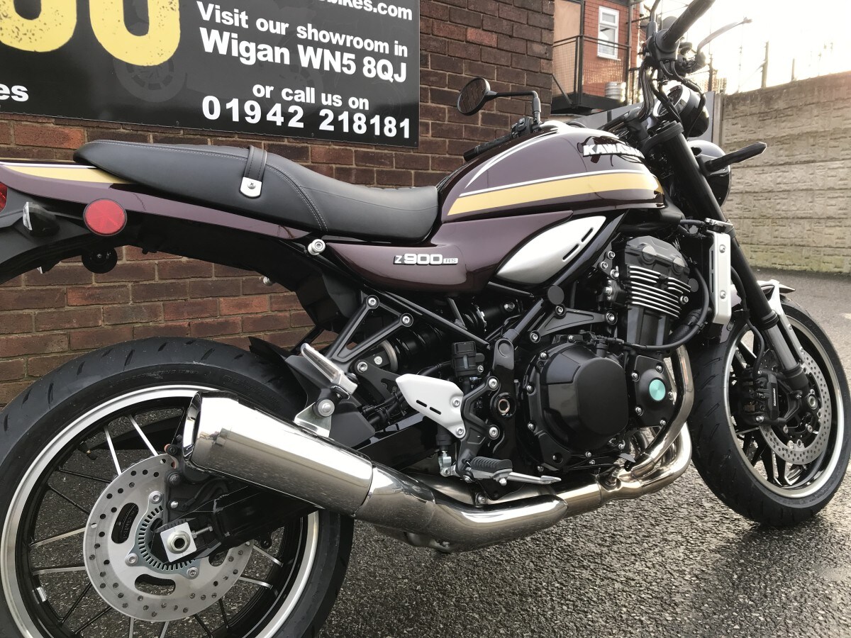 Kawasaki Z900RS ZR900KSFBB RD1