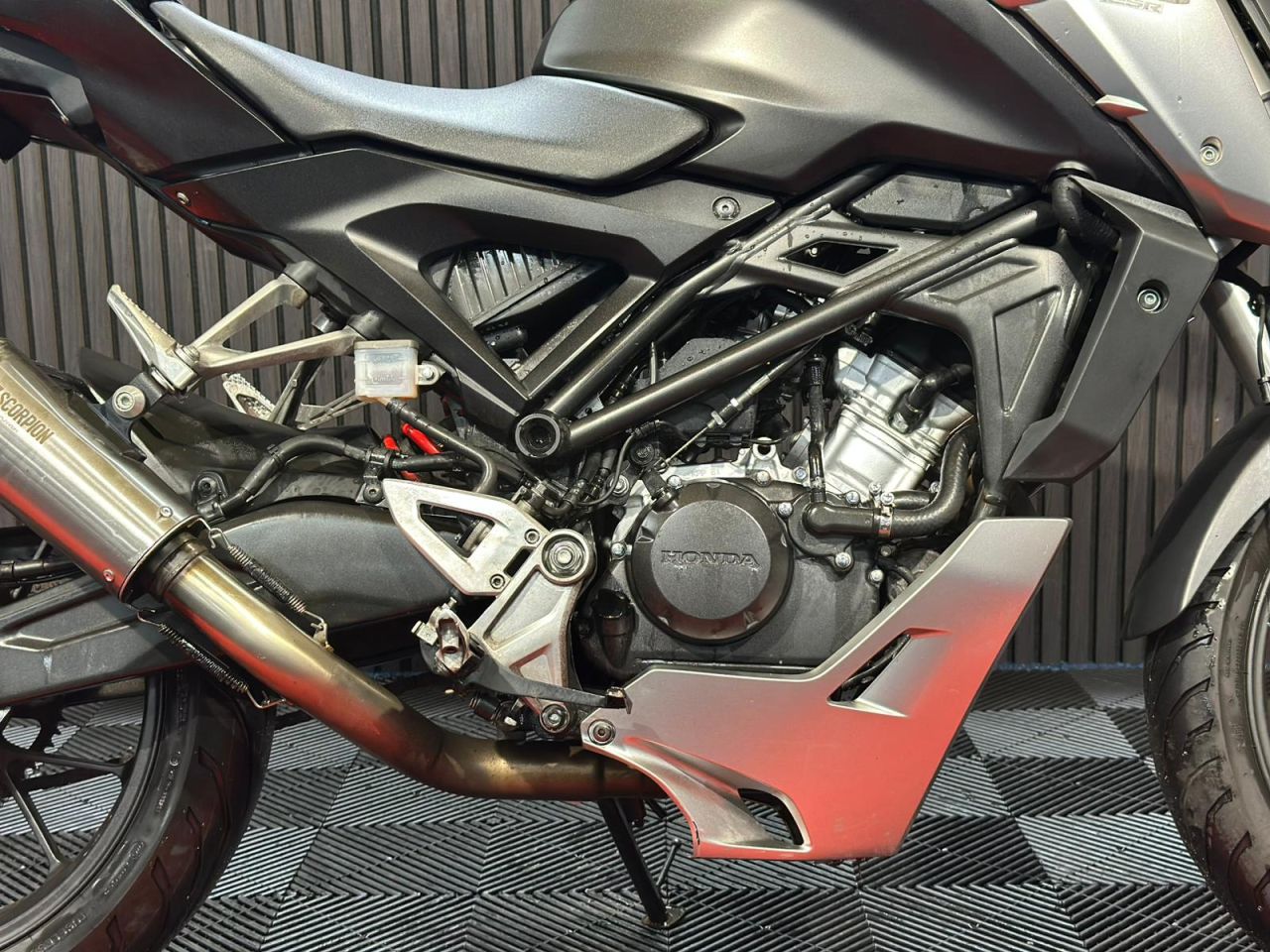 Used Honda CB125R for sale - 78434925: Photo 13