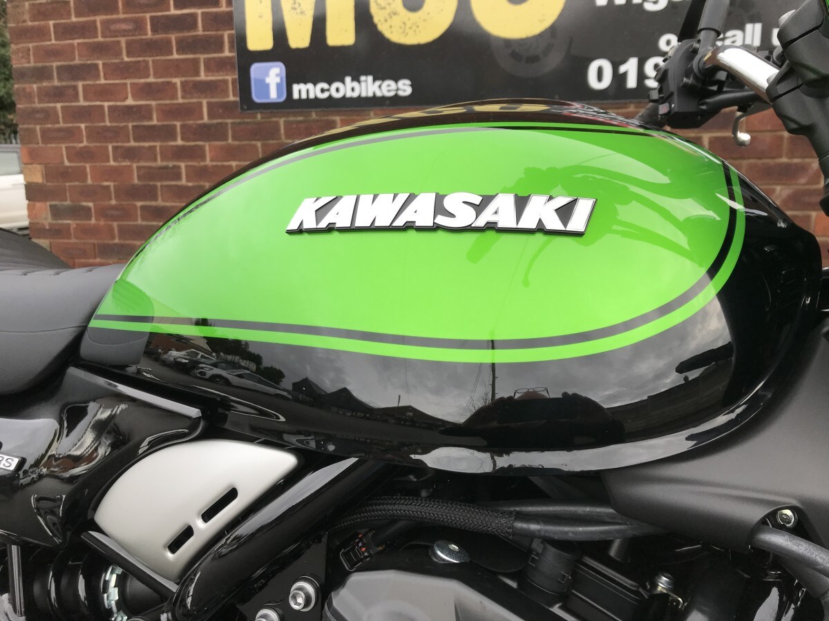 Kawasaki Z900RS ZR900KSFAB BK1