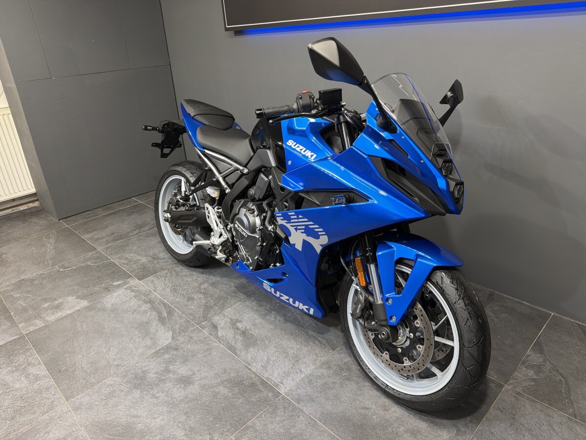 Suzuki GSX-8R