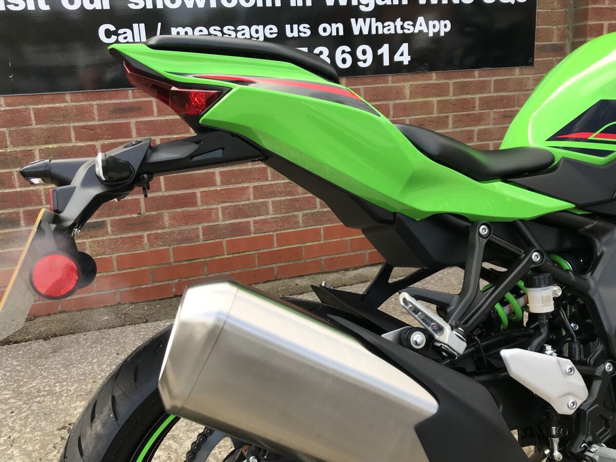 Kawasaki Ninja ZX-4RR ZX400SRFNN