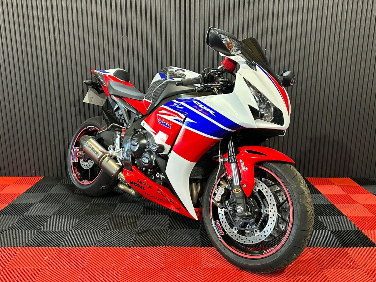 Used Honda CBR1000RR-R FIREBLADE for sale - 78435370: Photo 11