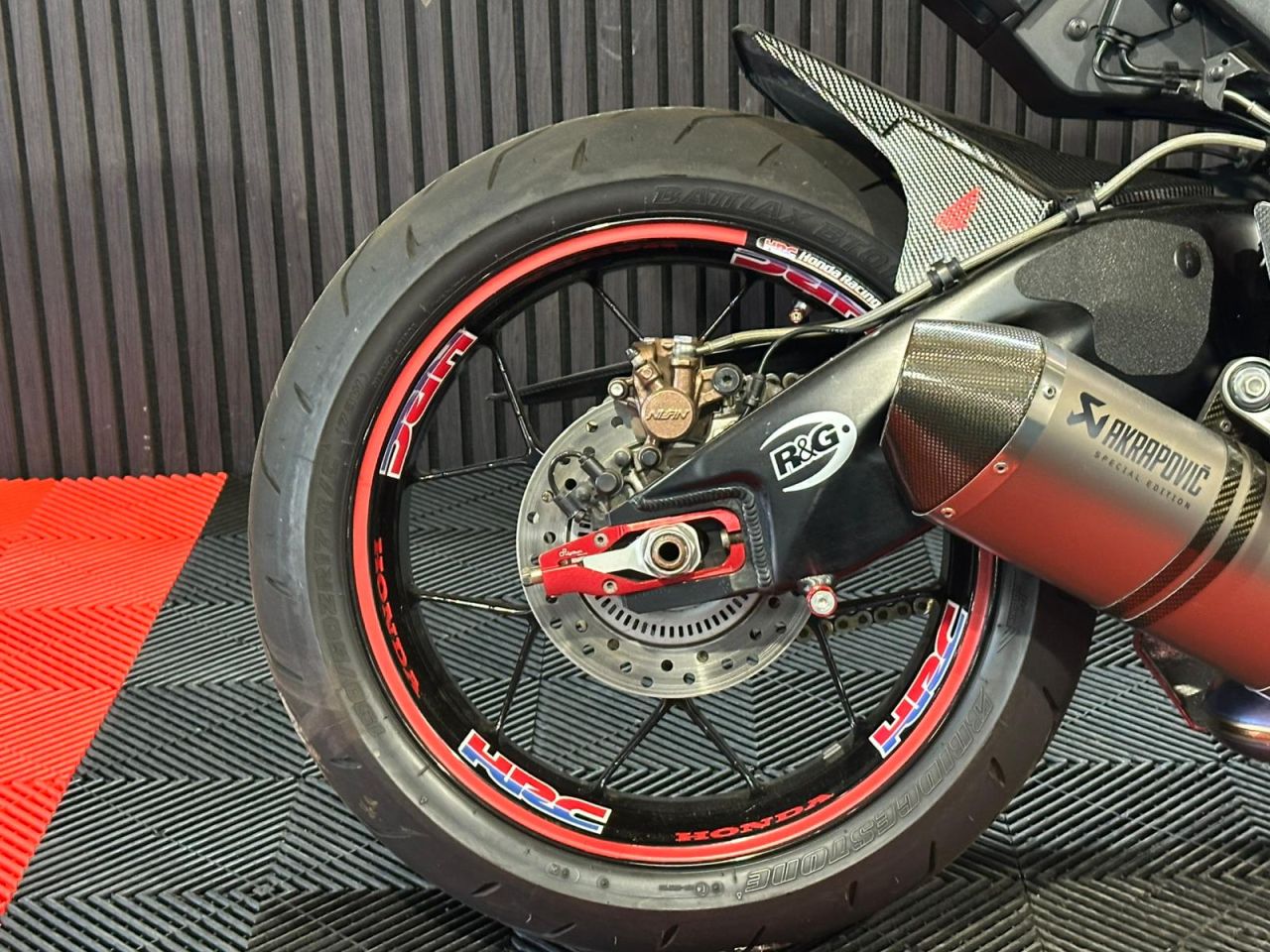 Used Honda CBR1000RR-R FIREBLADE for sale - 78435370: Photo 13
