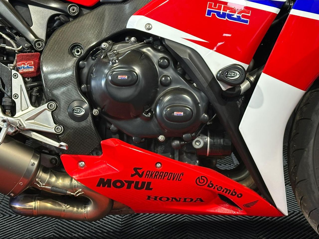 Used Honda CBR1000RR-R FIREBLADE for sale - 78435370: Photo 14