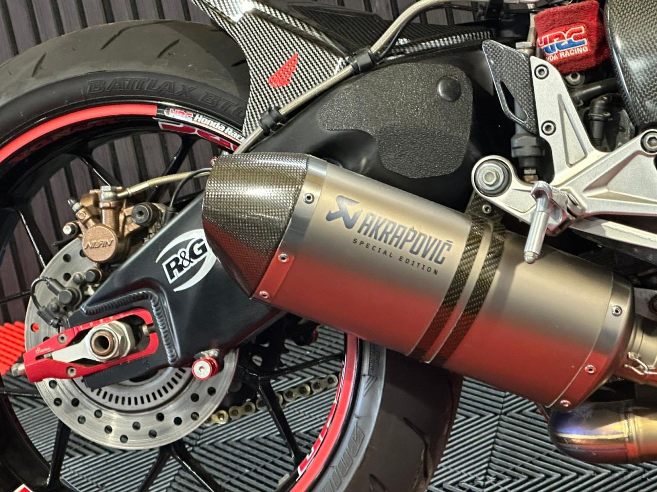 Used Honda CBR1000RR-R FIREBLADE for sale - 78435370: Photo 23