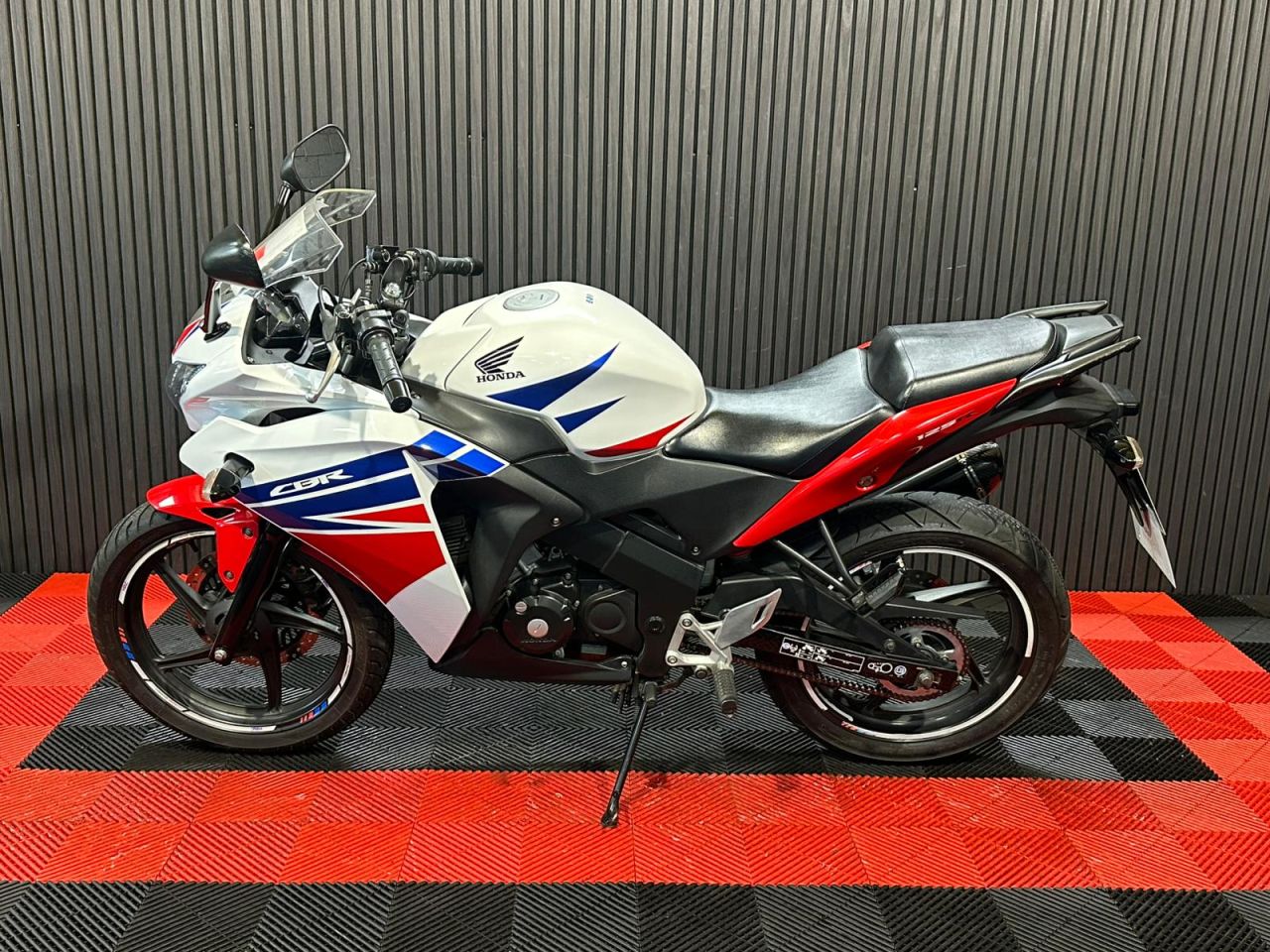 Used Honda CBR125R for sale - 78693580: Photo 10