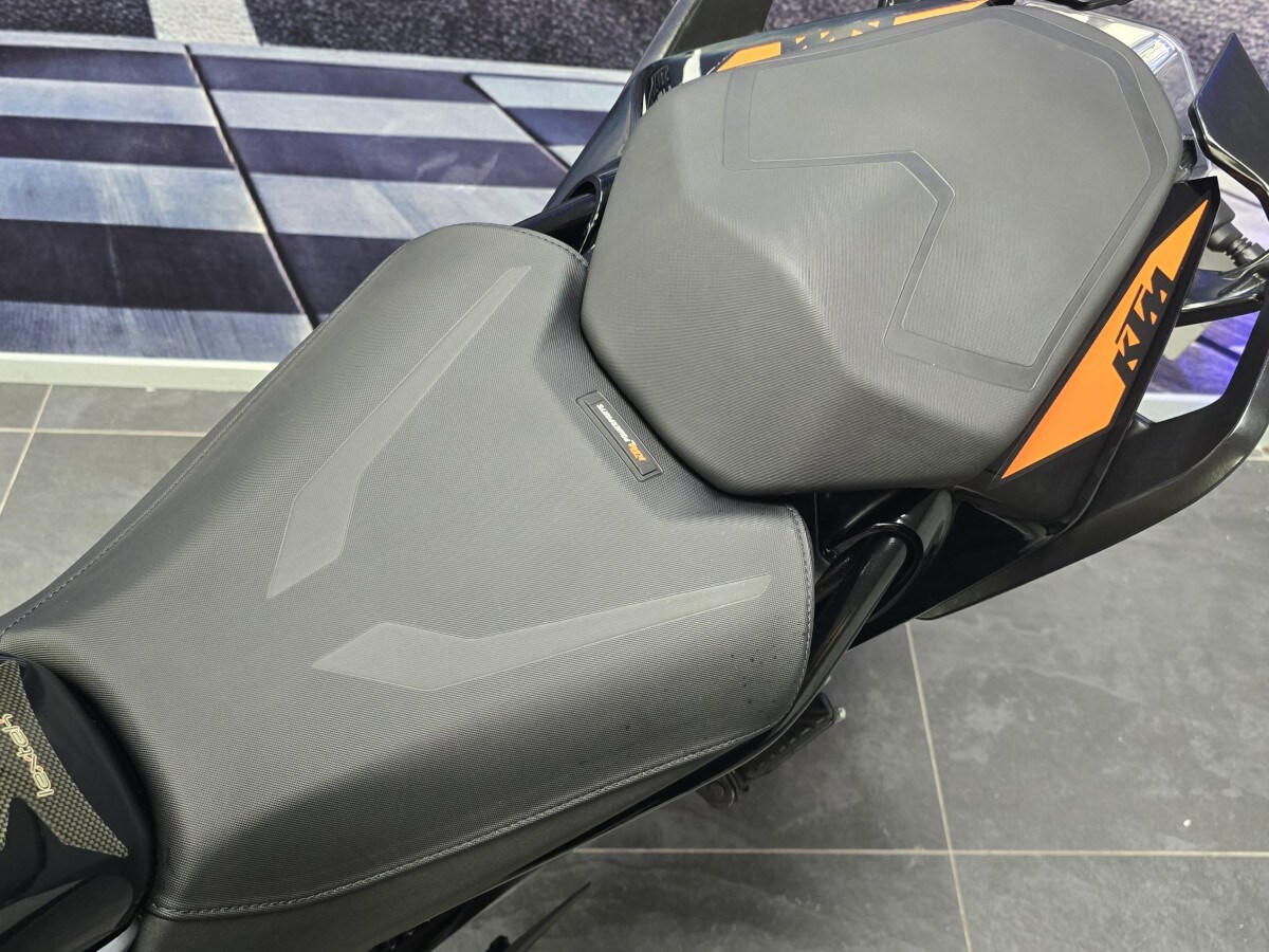 KTM 390 DUKE 21