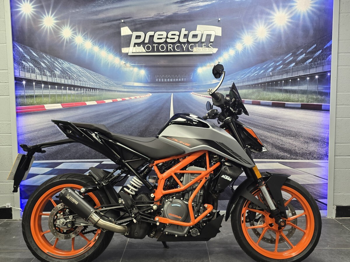 KTM 390 DUKE 21