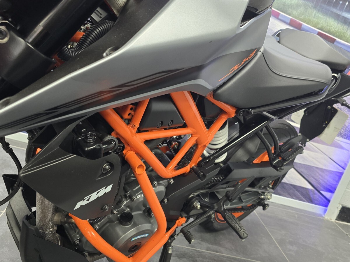 KTM 390 DUKE 21