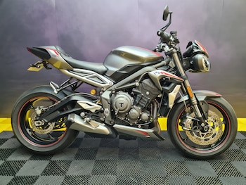 Used Triumph STREET TRIPLE 765 RS 2020 for sale - bike-77865012: Photo