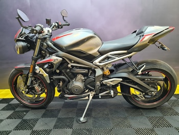 Used Triumph STREET TRIPLE 765 RS 2020 for sale - bike-77865012: Photo