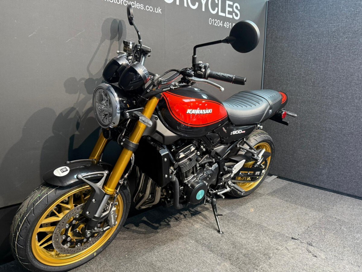 Kawasaki Z900RS SE