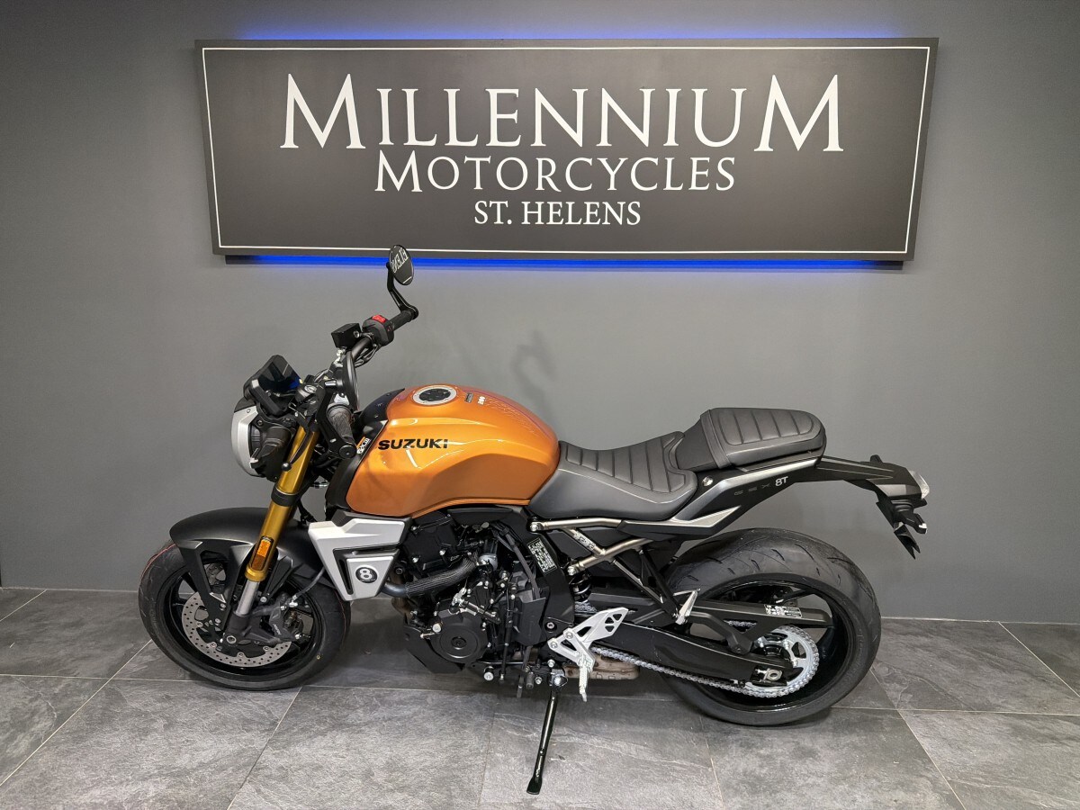 Suzuki GSX-8T