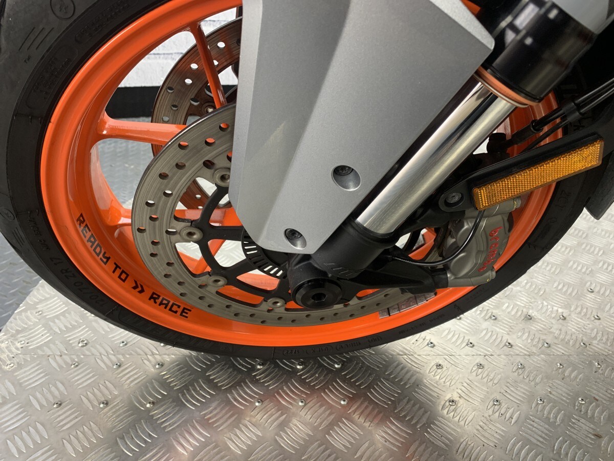 KTM 1290 SUPERDUKE GT 18