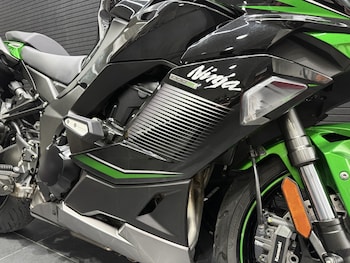 Used Kawasaki Ninja 1000SX Performance Tourer - KNSAN 2022 for sale - bike-77868574: Photo