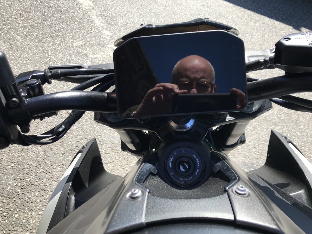 Kawasaki Z900 ZR900SSFAN