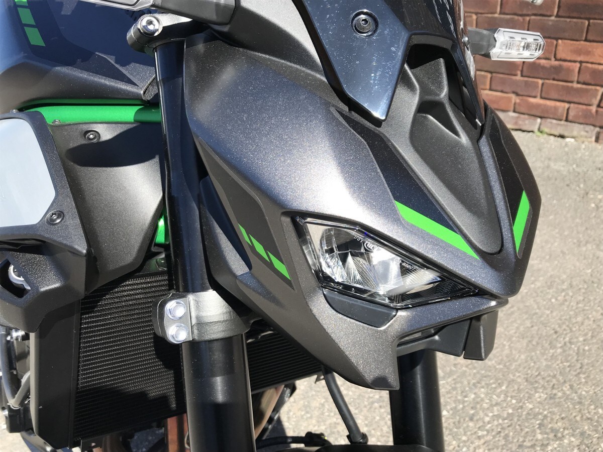 Kawasaki Z900 ZR900SSFAN