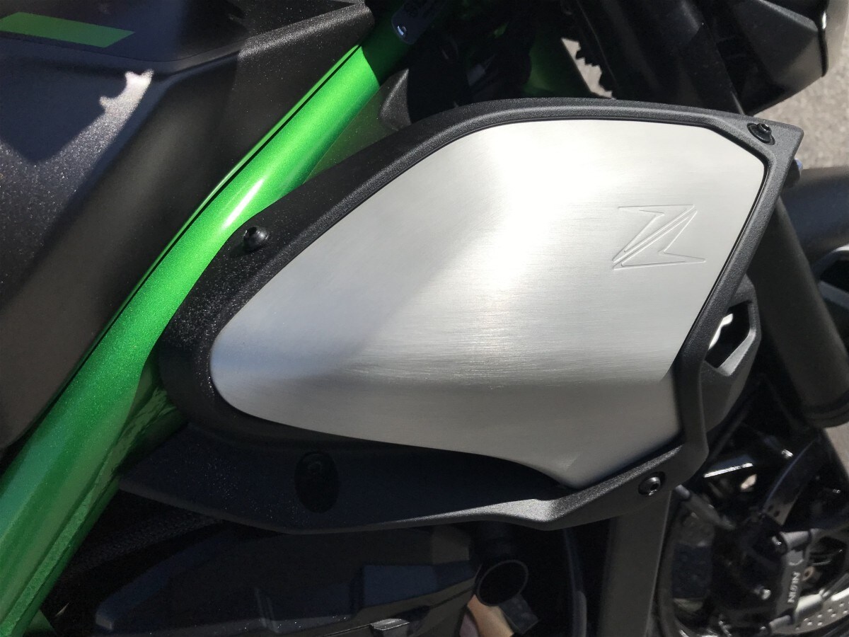 Kawasaki Z900 ZR900SSFAN