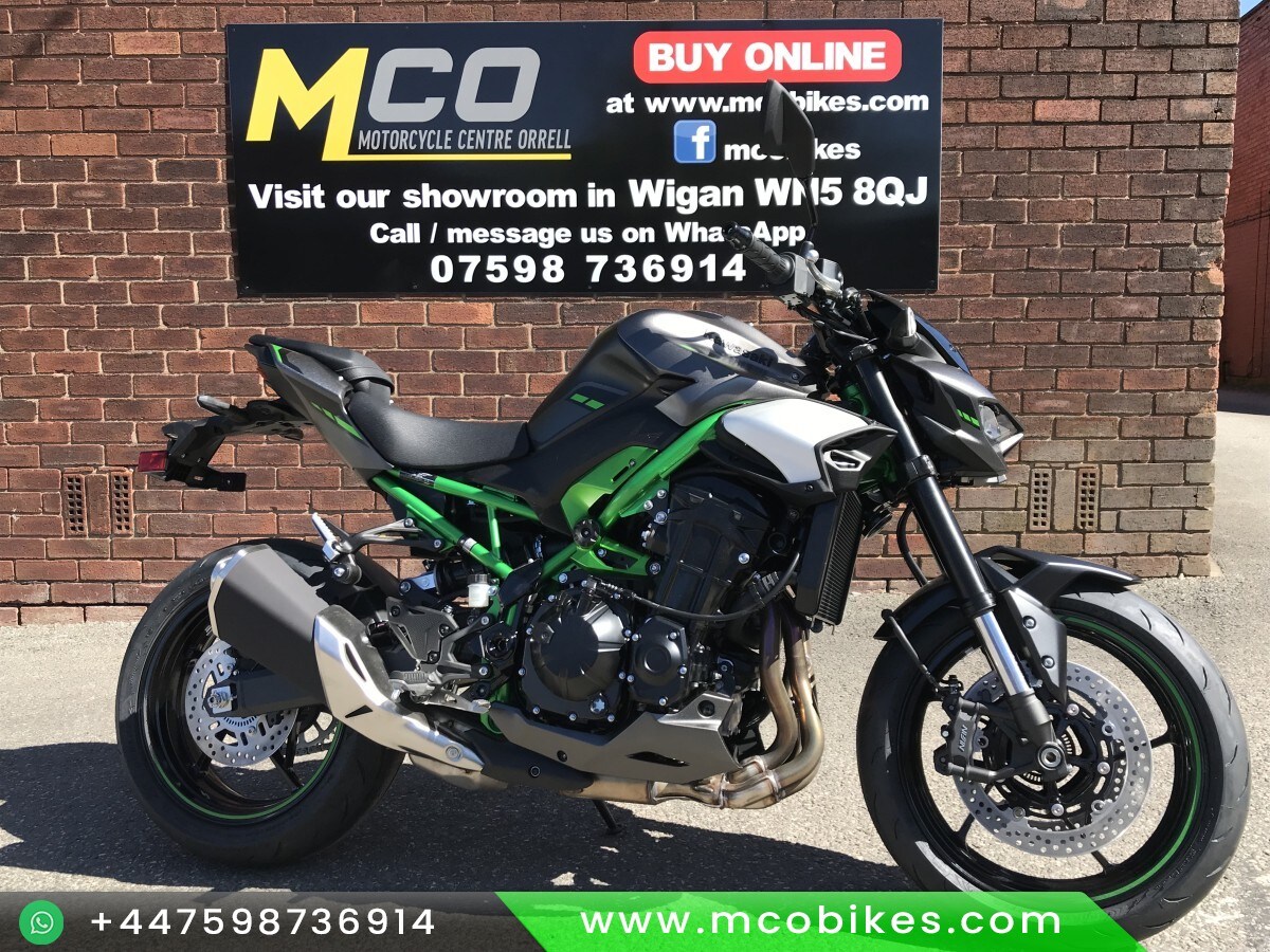 Kawasaki Z900 ZR900SSFAN