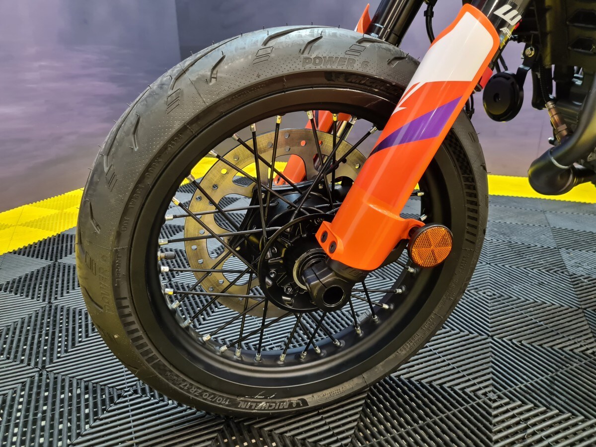 KTM 390 SMC R
