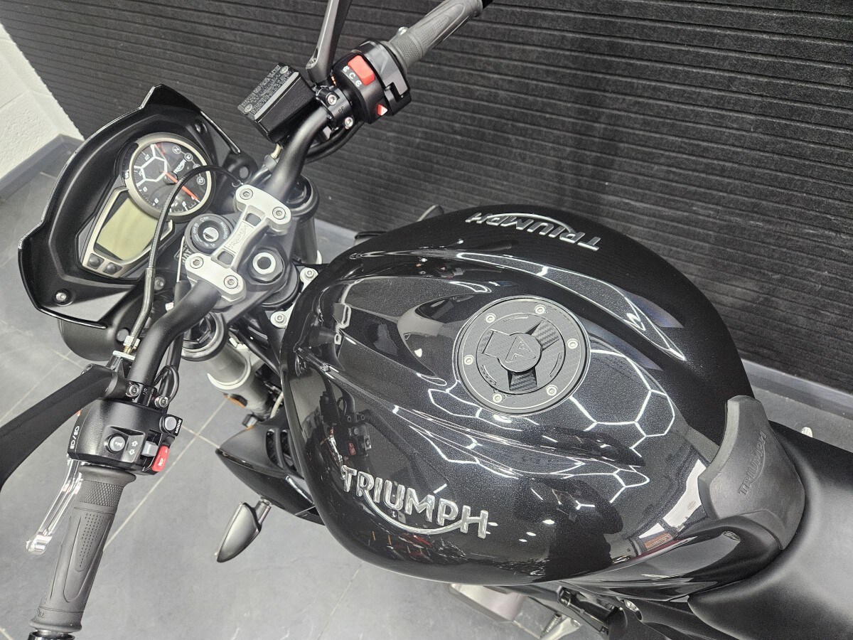 Triumph STREET TRIPLE S